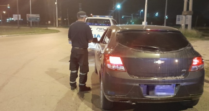 Evadió un control policial, fue interceptado y detenido