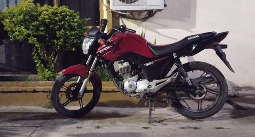 En acciones preventivas, la Policía evitó el robo de una moto y recuperó otra