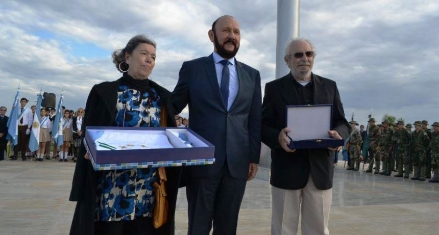 Insfrán participó en el homenaje al fallecimiento de Willimburgh, creador de la bandera de Formosa