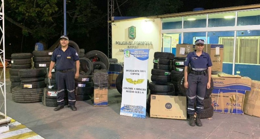 La Policía secuestró cubiertas y electrodomésticos sin aval aduanero por más de 21 millones de pesos