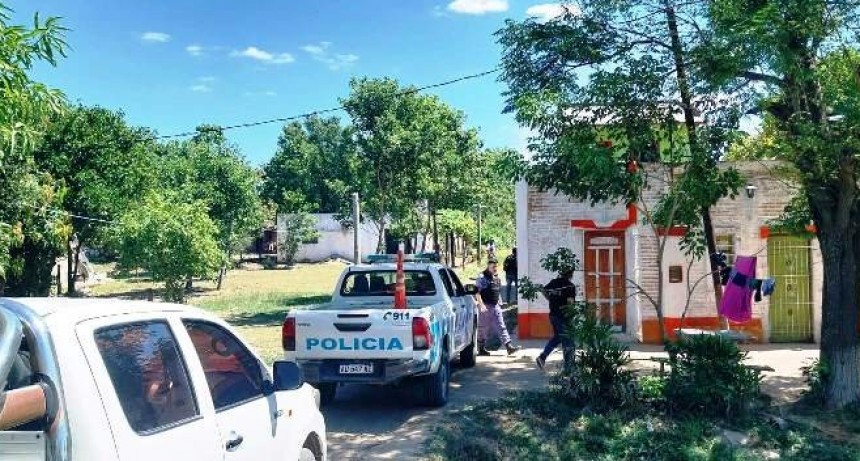 Una mujer pretendió ingresar droga para un interno, fue descubierta y detenida durante un allanamiento