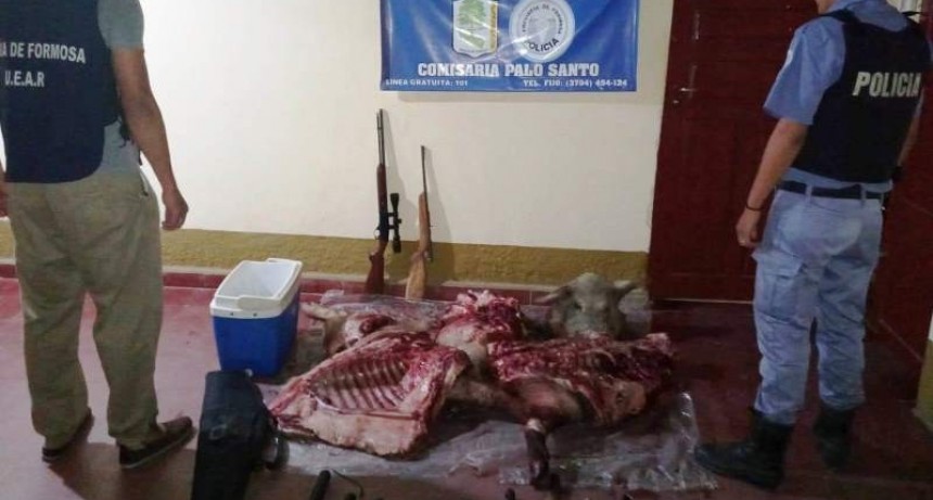 La Policía detuvo a dos sujetos, secuestró un automóvil, carne porcina y elementos utilizados para faena clandestina