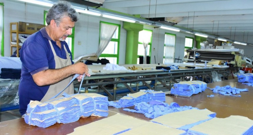 Fontex: Comenzaron trabajos para confeccionar 150 mil guardapolvos para el ciclo lectivo 2025