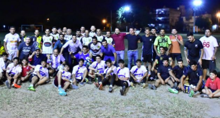 El Municipio habilitó moderno sistema lumínico en la cancha del barrio San Andrés II