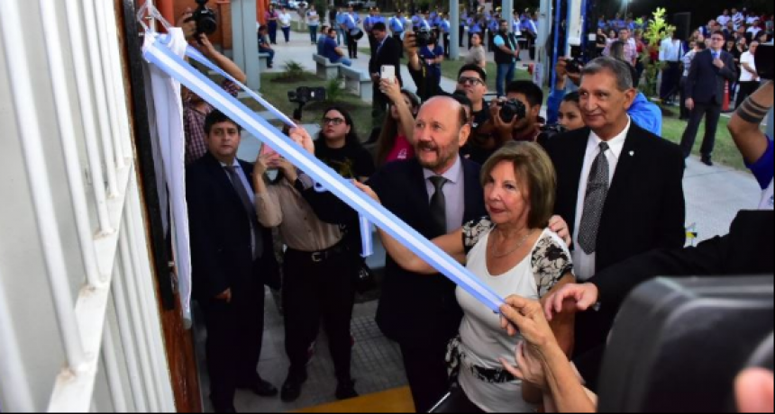 Insfrán encabezó el acto de imposición de nombre “Dr. Héctor Pastor” al centro de salud del Bernardino Rivadavia