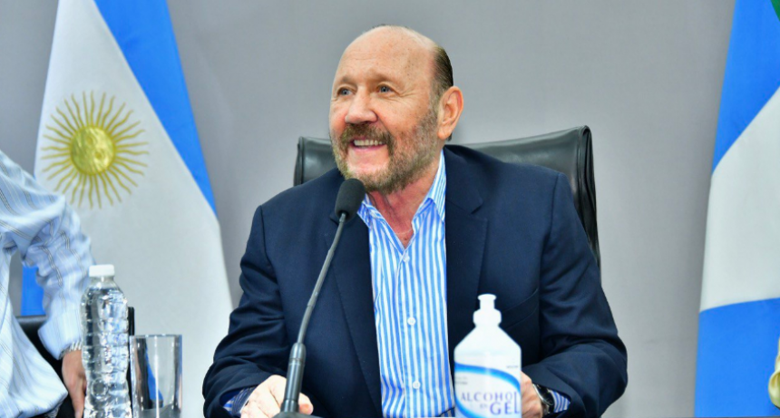 Insfrán anunció el adelanto del pago para mayo del aumento del 24%, habrá otro del 20% y el SAC se pagará antes de los sueldos de junio