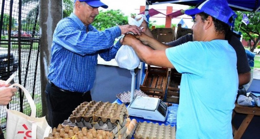 Consorcio de productores de Laguna Naineck comercializa en los puntos fijos de SAF