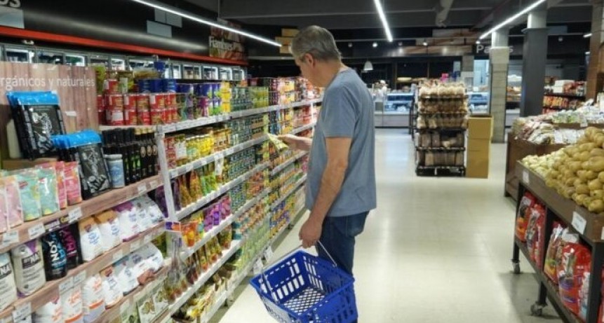 Afirman que el ministro de Economía de Nación 