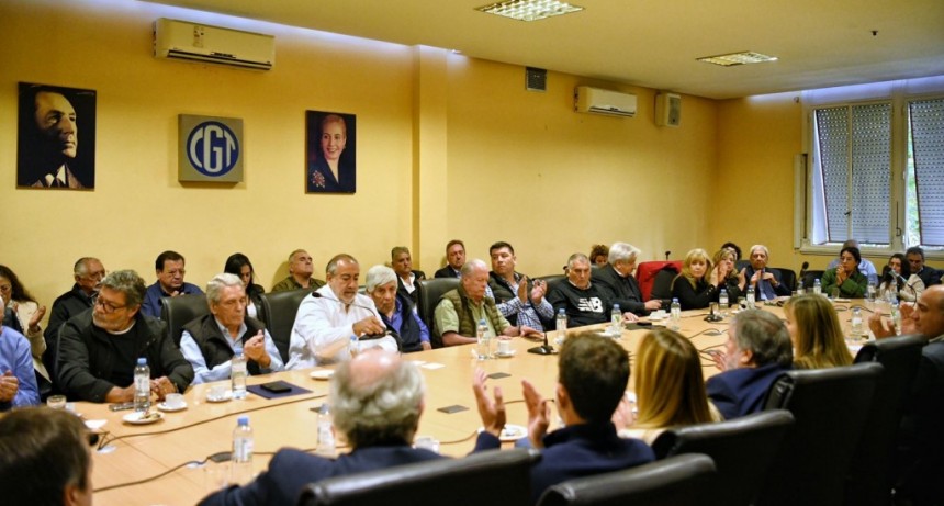 Senadores y senadoras de Unión por la Patria se reunieron con la CGT para analizar la completa situación nacional