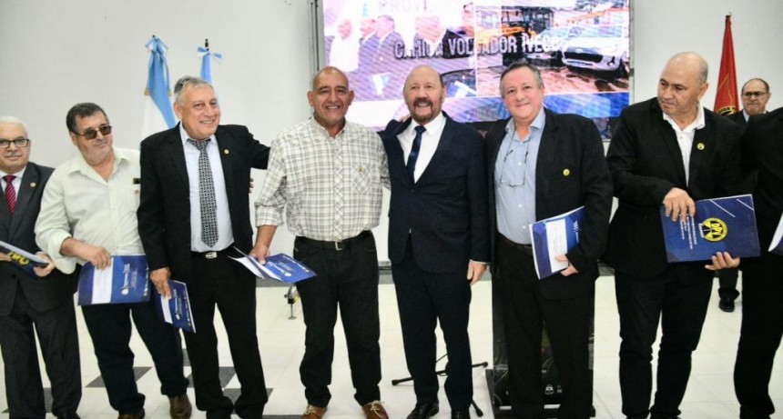 Insfrán inauguró el nuevo edificio de Reconocimientos Médicos de la DPV y entregó importante equipamiento