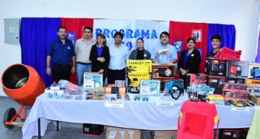 Presentaron insumos y equipamientos adquiridos para la EPET N°10