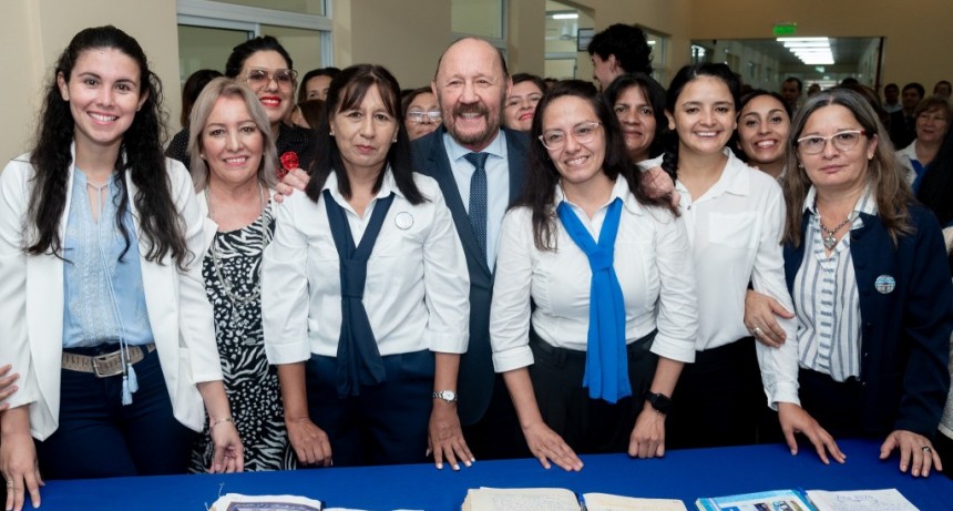 Más “techos azules”: Resaltan la inauguración de otra obra educativa, la 1504 de la gestión de Insfrán
