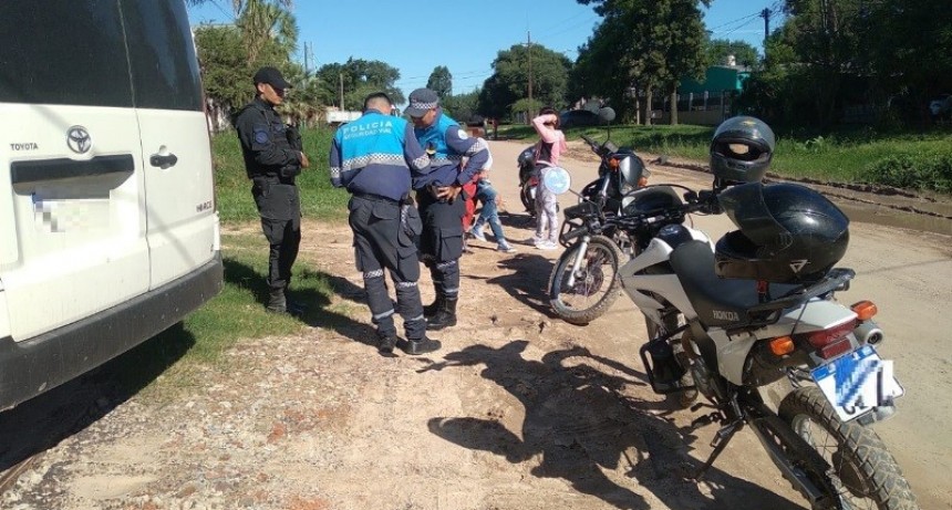 El Grupo Operativo Motorizado detuvo a varios sujetos con marihuana