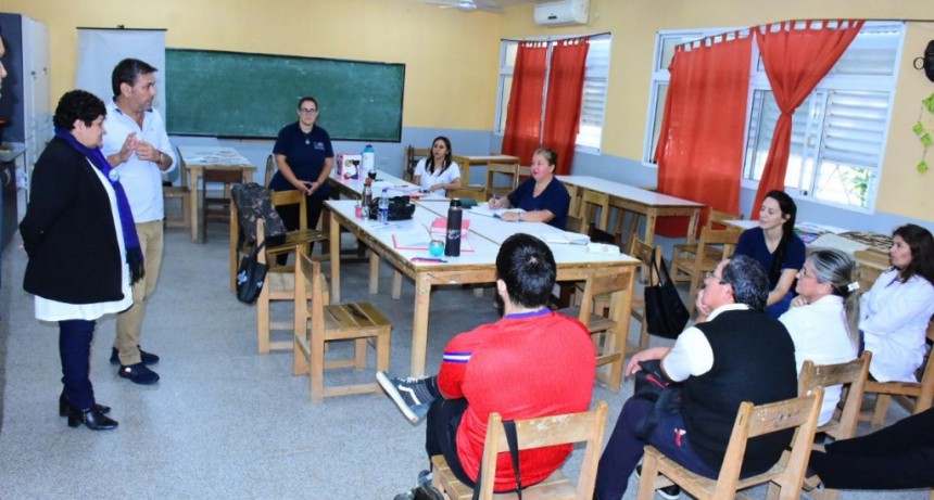 Educación Especial llevó a cabo la última charla-taller con docentes y familias de la EPEP N° 82