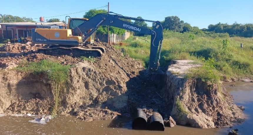Activa intervención municipal para la puesta a punto de desagües pluviales y vías de circulación
