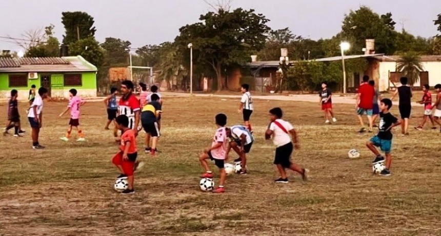 En General Güemes se inauguró la Escuela Municipal de Futbol Infantil