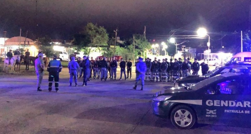 Se montó un megaoperativo de seguridad ante el paso de la hinchada de River Plate a Paraguay