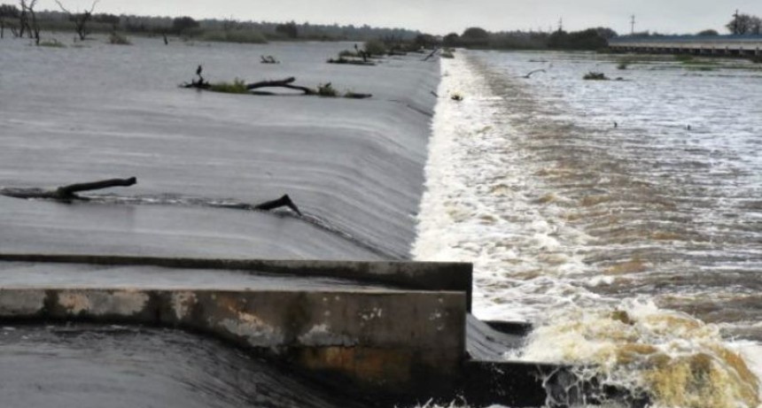Los frentes de tormentas en la zona oeste aportaron un gran caudal de agua al Bañado La Estrella