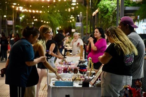 Con importante convocatoria se realiz&oacute; la Feria Emprendedora en la peatonal Rivadavia