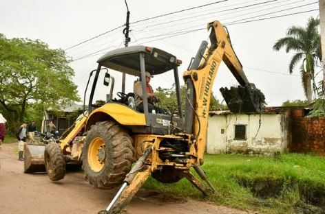 El Municipio intensifica tareas de mantenimiento y limpieza de canales y desag&uuml;es
