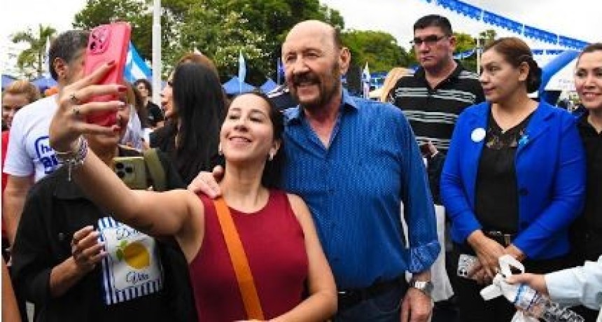 El Gobernador y Vicegobernador acompa&ntilde;aron la &ldquo;Carrera Azul&rdquo;