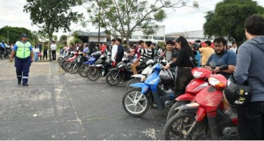 Nueva Formosa: M&aacute;s de 320 vecinos participaron del curso para obtener la licencia de conducir