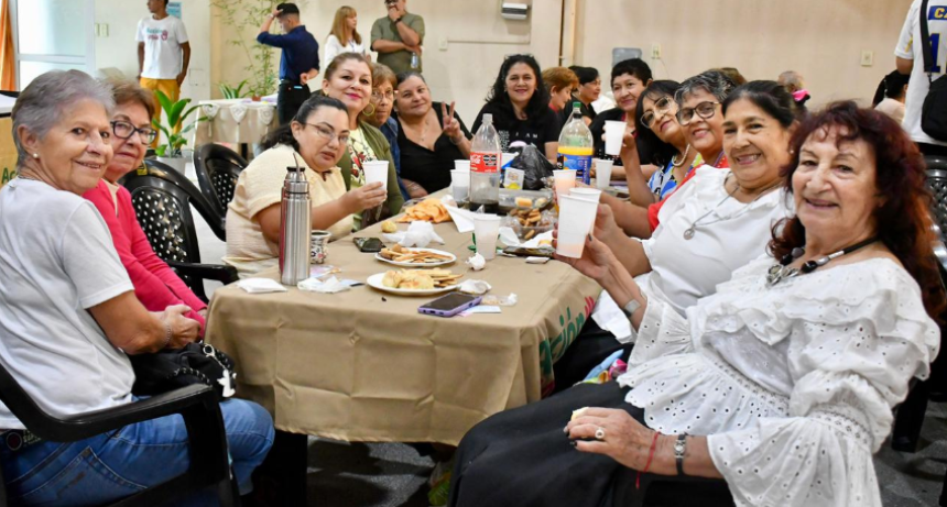 Se realiz&oacute; bingo y celebraci&oacute;n de cumplea&ntilde;os del &aacute;rea de Adultos Mayores de la Municipalidad