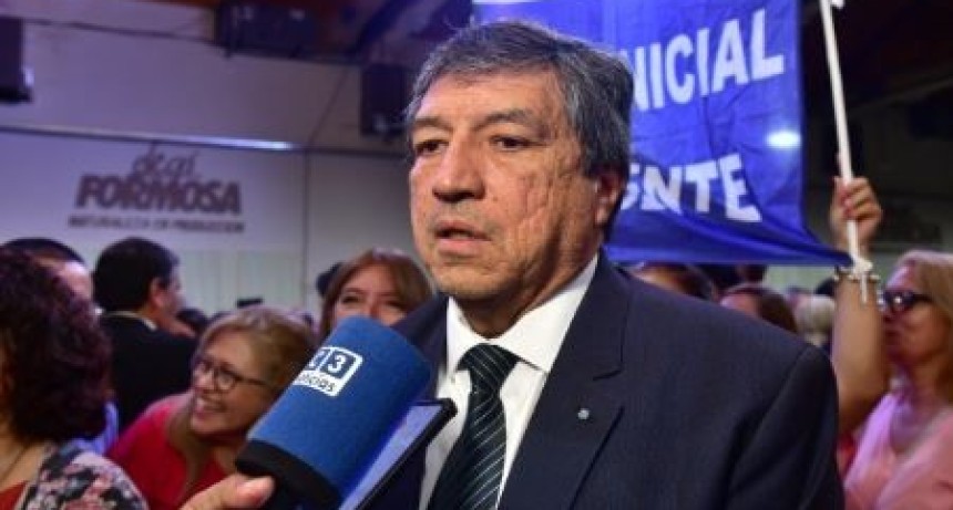 Ar&aacute;oz detall&oacute; los alcances del protocolo de seguridad y el marco regulatorio para celulares en las escuelas