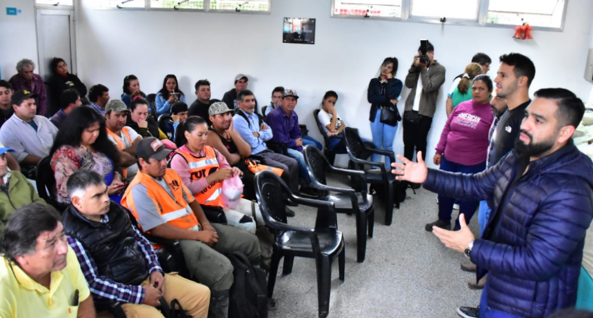 El Municipio entregó indumentaria de trabajo a trabajadores y trabajadoras de la Secretaría de Servicios Públicos