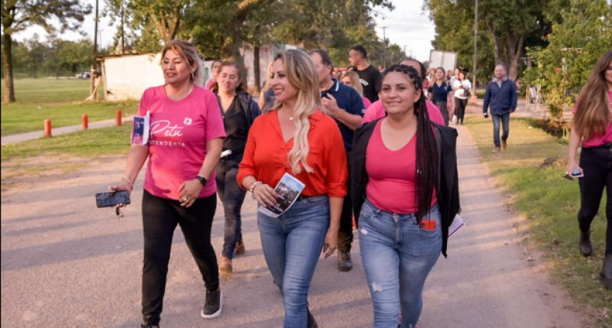 Petu Argañaraz recorrió el Eva Perón y dialogó con vecinos sobre los trabajos de desagües que se realizan en el barrio