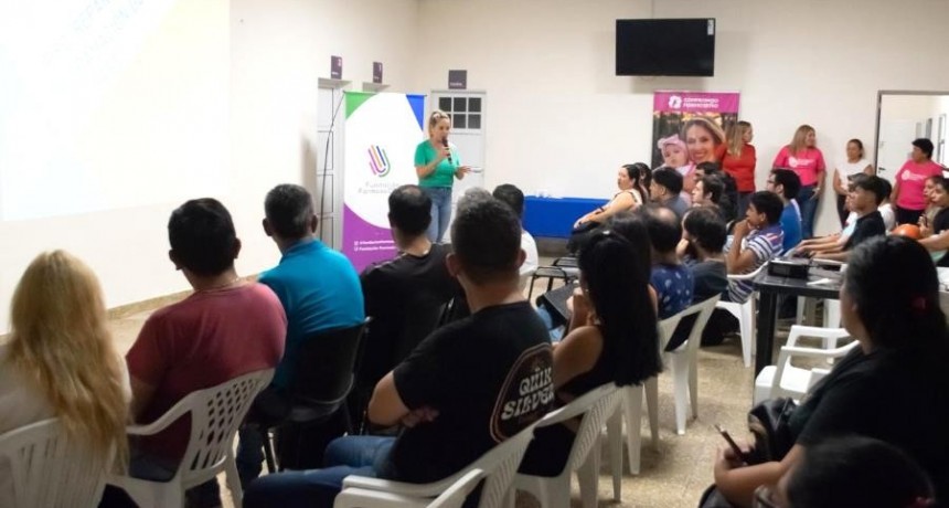 Formosa Crece lanzó su curso de Reparación y Programación de celulares
