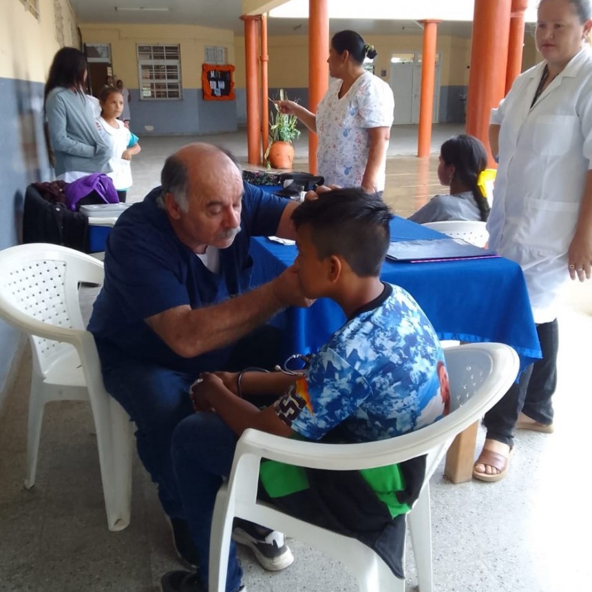 Escolares de La Primavera recibieron completos controles de salud