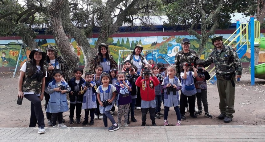 Taller de avistaje de aves en el Jardín 