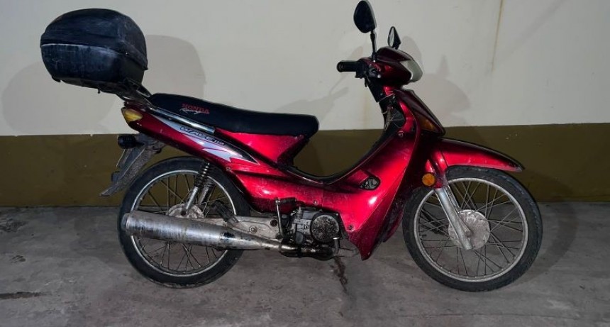 Se lo detuvo por robar un compresor y se secuestró la motocicleta que manejaba