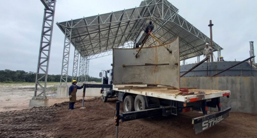 Comenzó el montaje de la estructura del alto horno de la planta biosiderúrgica