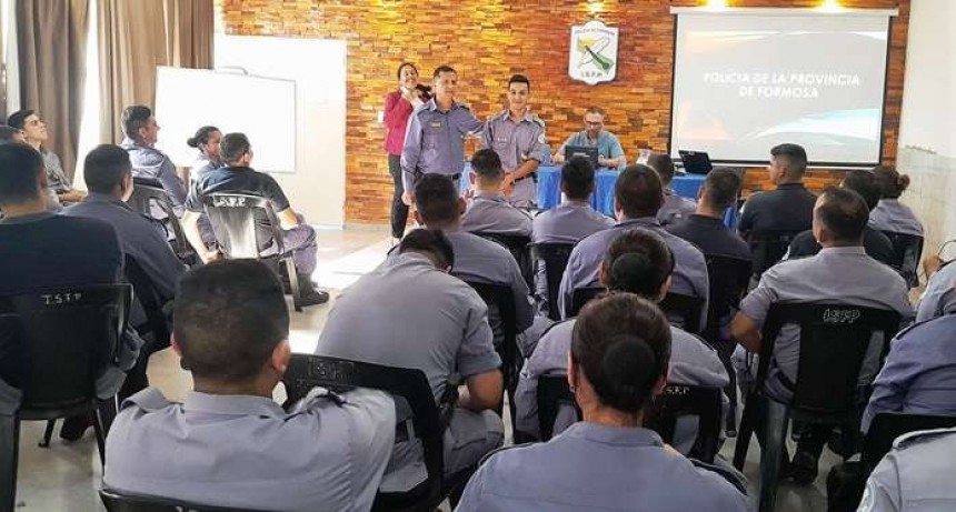 Unos 600 policías participaron del curso para el fortalecimiento espiritual y humano