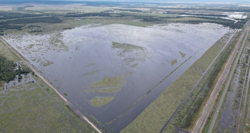 El Gobierno se reunió con productores arroceros para atender anegamiento de caminos por últimas lluvias de 500 milímetros
