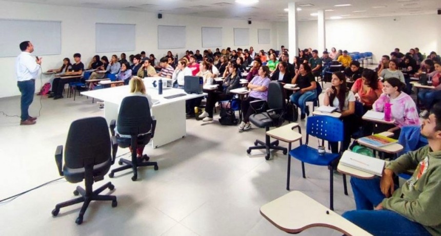 Bibolini sobre el cursado en la UPLaB: “Está todo bien planificado y sin ningún inconveniente”