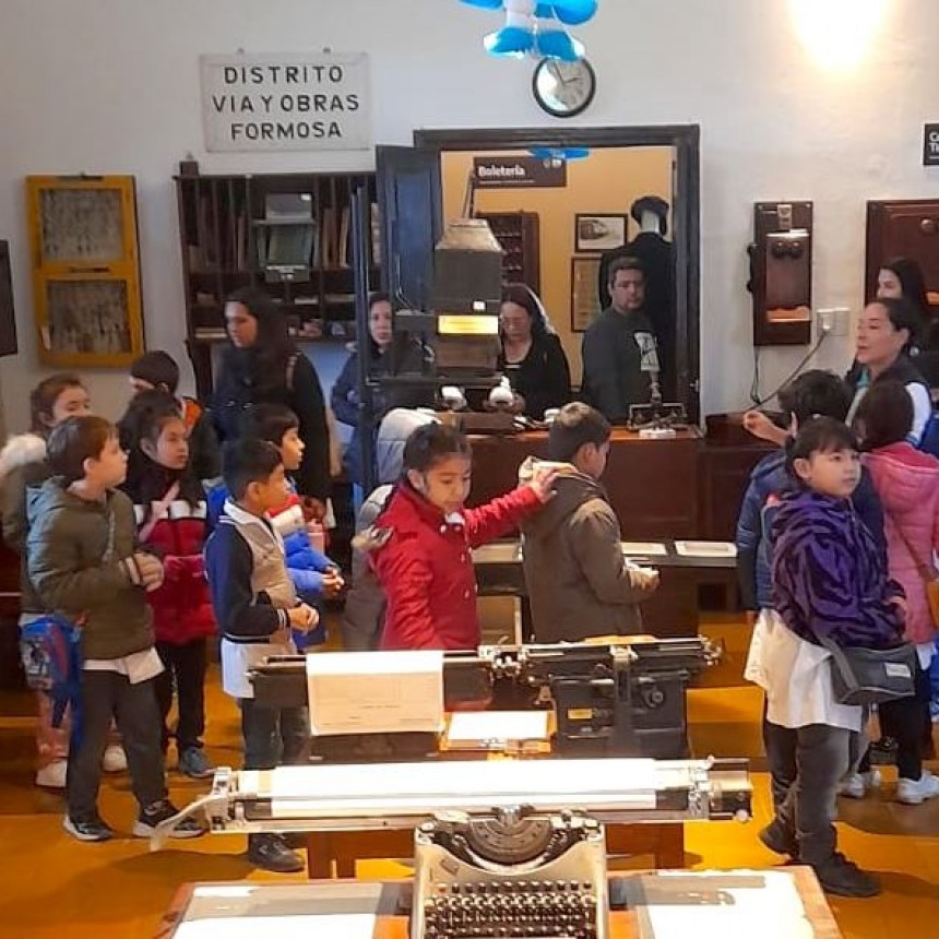 Alumnos de la Escuela Nº 225 disfrutaron de la experiencia “Al futuro se viaja en tren”