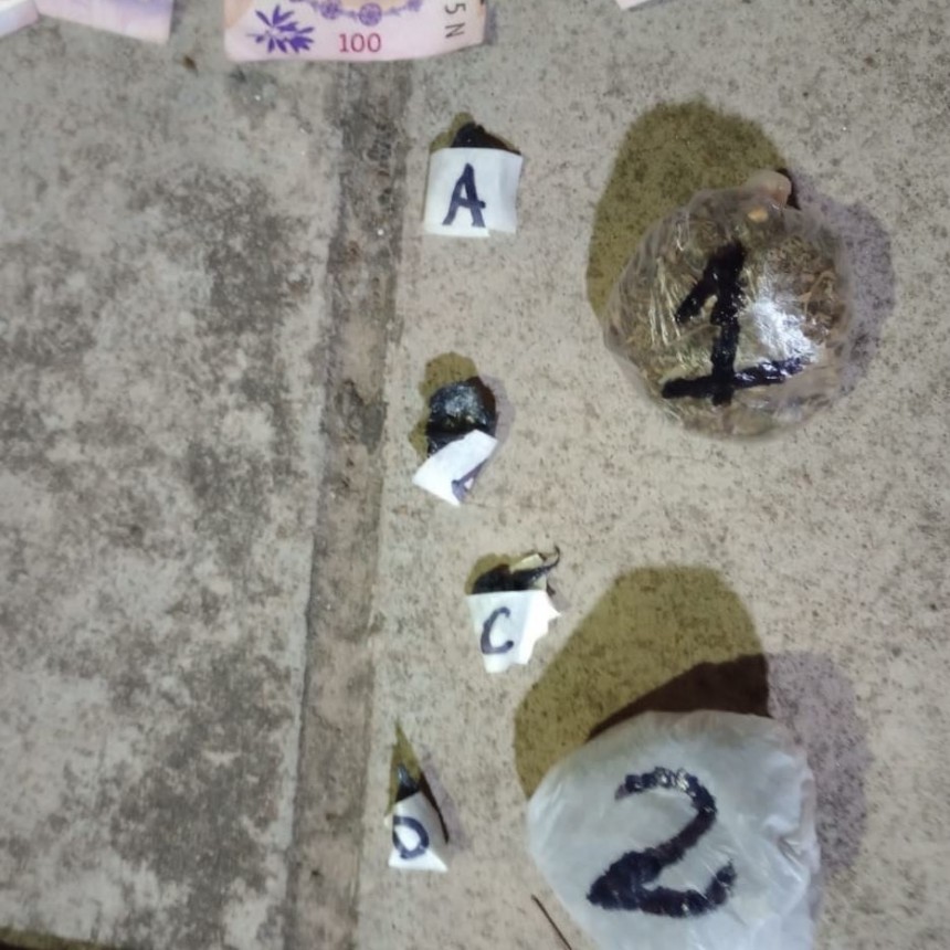 Llevaba marihuana y cocaína entre sus prendas de vestir y terminó detenido