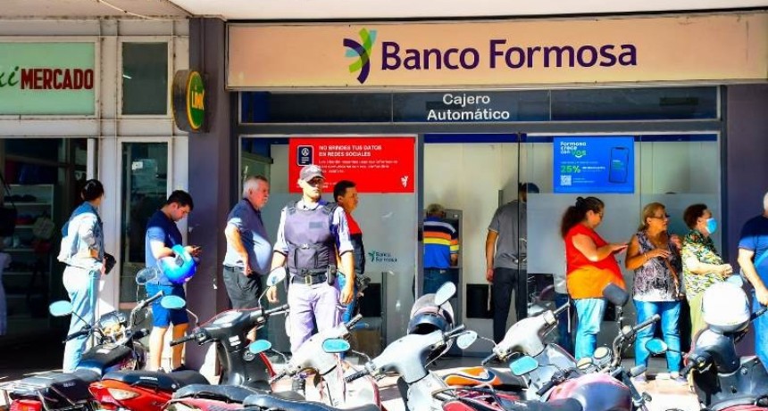 La Policía despliega un amplio operativo en inmediaciones a bancos y cajeros automáticos