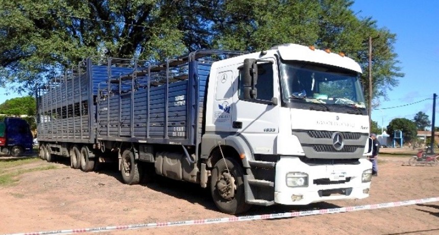 Un adolecente falleció camino al Hospital Central tras ser aplastado por un acoplado