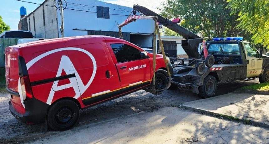La Policía encontró un utilitario robado minutos antes y detuvo al autor