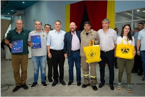 Almuerzo con trabajadores viales: Insfrán reivindicó el rol del Estado y fustigó medidas de Milei en contra de los trabajadores
