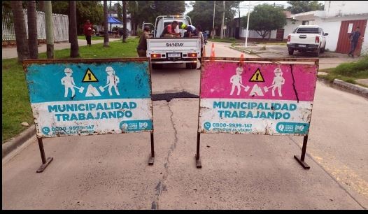 EL MUNICIPIO PROSIGUE CON TRABAJOS PARA EL MANTENIMIENTO DE LA VÍA PÚBLICA 