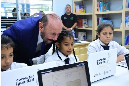 Herradura: El Gobernador inauguró dos escuelas más y llegó a las 1515 de su gestión
