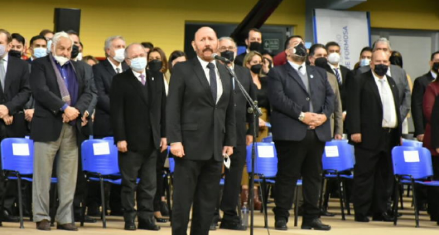 Gildo Insfrán presidió el acto central por el Día de la Bandera
