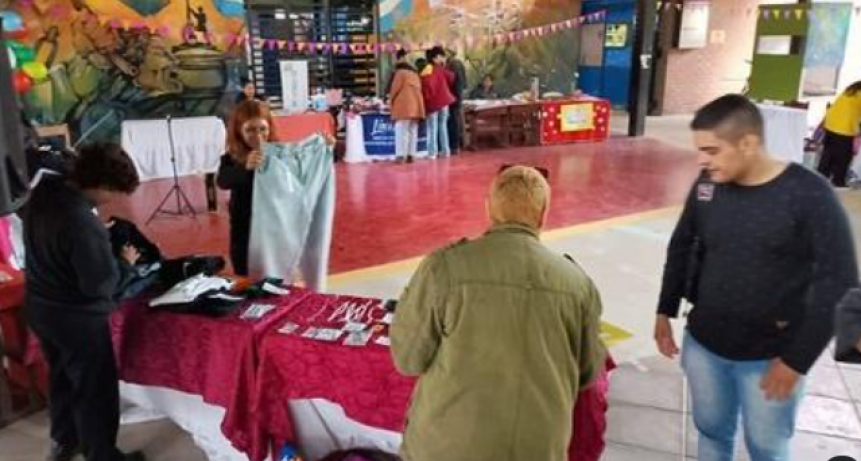 Exitosa Primera Feria de Emprendedores Universitarios