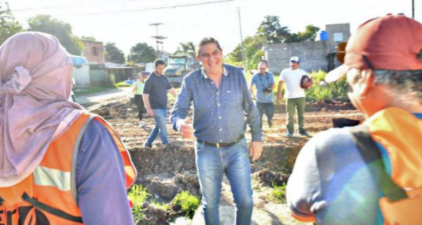 Jofré observó los trabajos de ripio y mejoras en los barrios San Antonio, San Isidro Labrador y El Quebranto