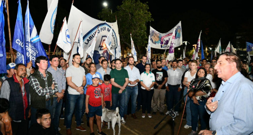 El intendente Jofré habilitó nuevo sistema lumínico led sobre la calle Marcial Rojas